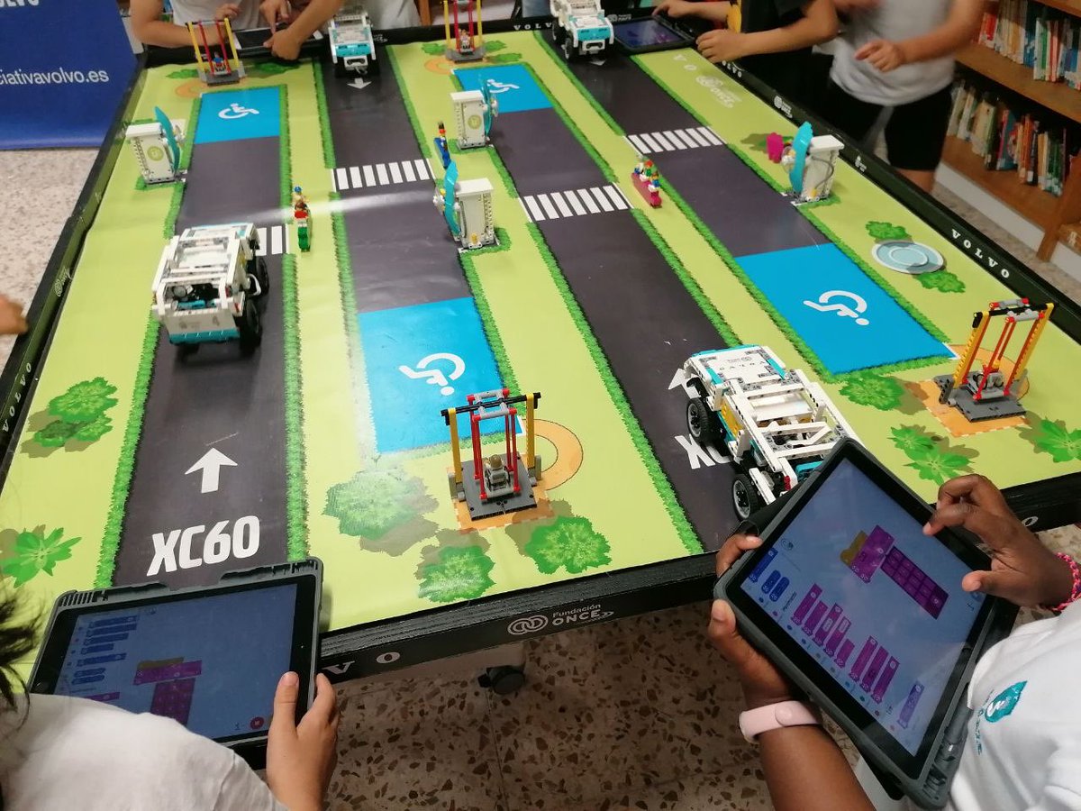 ¡Gran jornada de retos de robótica junto a la iniciativa de Volvo! El alumnado de 3º y 4º se ha enfrentado a desafíos con creatividad y entusiasmo. ¡Tecnología, aprendizaje y diversión en equipo!