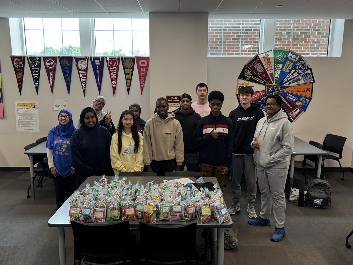 CoachStrack's tweet image. AVID 11 completed their community service project for the Ronald McDonald House! Over 60 snack packs created, additional $200 spent on wish list items and partnered with Lakewood Elementary collecting pop tabs!