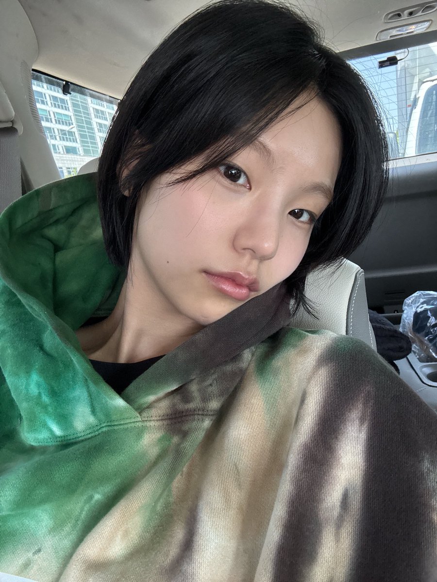sapphicsforyeji's tweet photo. face card never declines 

#예지 #ITZY #YEJI #있지 https://t.co/weYFeQywi1