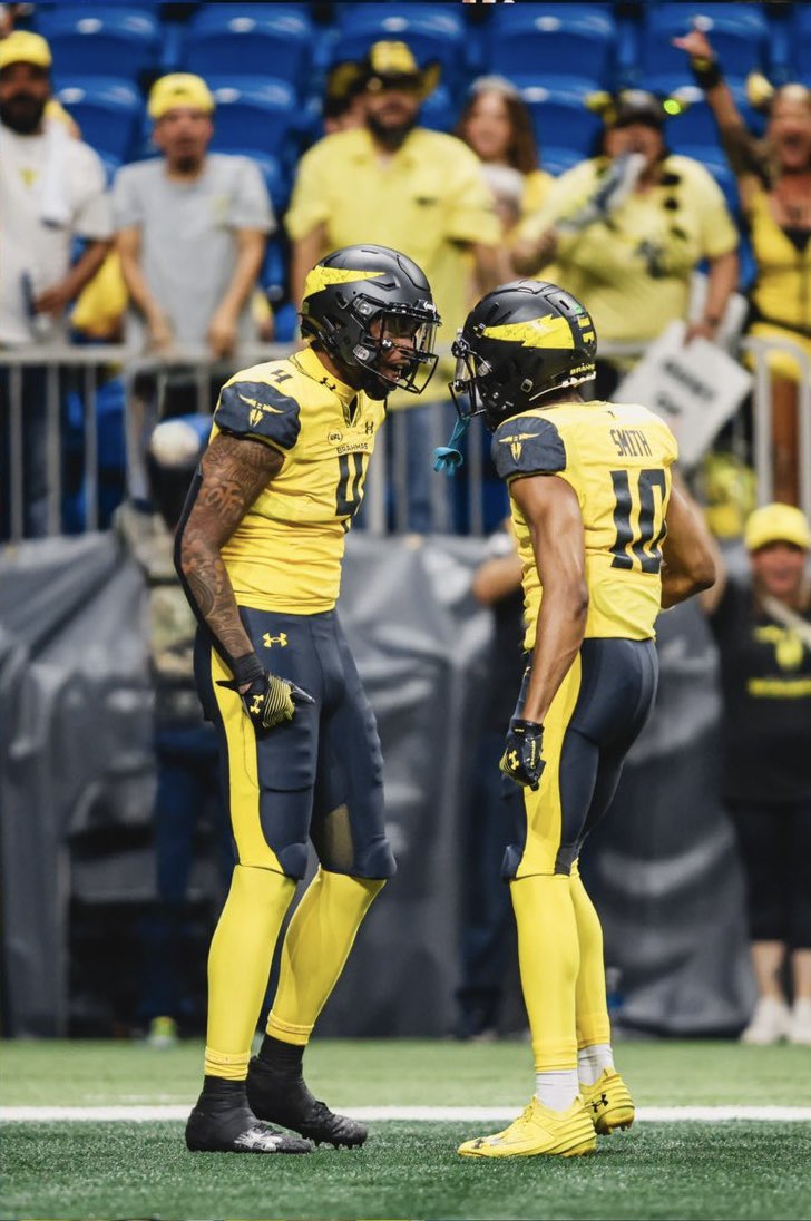 Dee Anderson🦍 tweet media