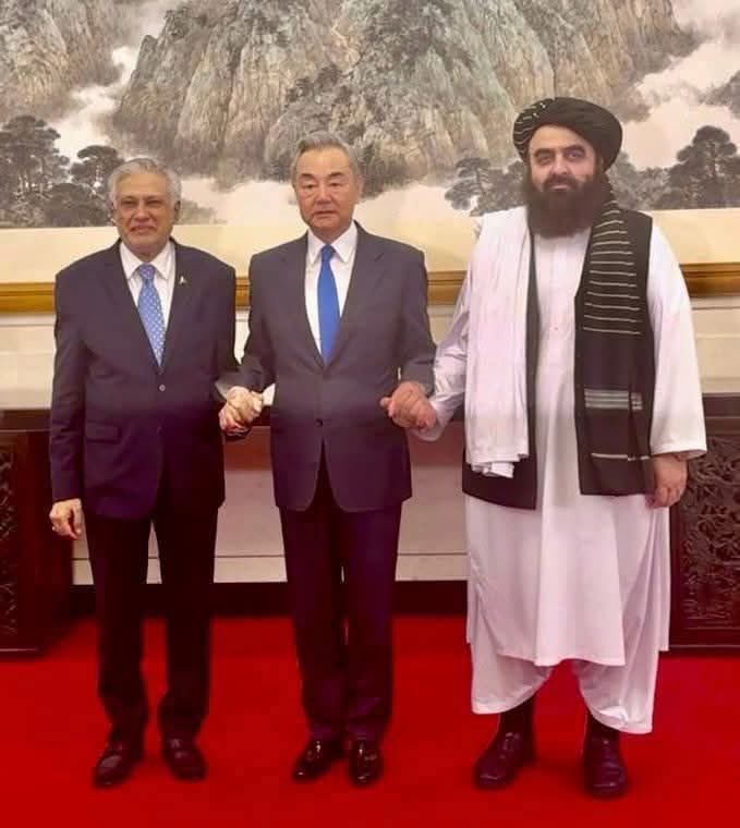 ajmi5's tweet photo. To Whom It May Concern

Pakistan - China - Afghanistan 🇵🇰 🇨🇳 🇦🇫
A picture is worth a thousand words…
🇵🇰 🇨🇳 🇦🇫 🤝
#IndianArmy #India #RiyadhSeason #صباح_الخير #ReleaseKhanForPakistan #nadiedicenada #GazaGenocide https://t.co/znG0IBcpzF