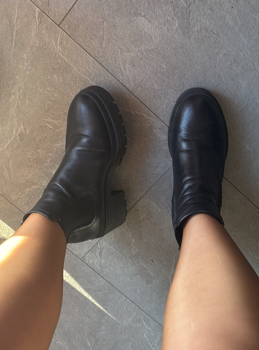 stinkende panty en vieze laarzen. wie komt ze schoon likken?

findomnl

free task rt 5 of my media NOW!!