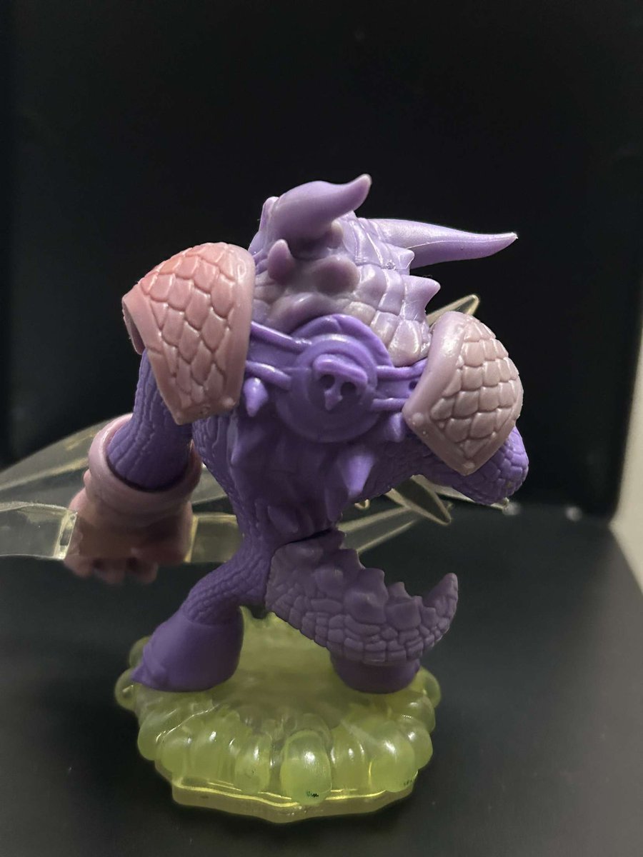 BlakeMist's tweet photo. Hello @paul_d_yan , I was wondering if you would know anything about a Skylander: Trap Team Trap Shot prototype figure? My sister who worked at Activison sent me this a while ago. Originally for my younger little brother. There's not much info on the web. Thank u for your time! https://t.co/S71XpIft6A