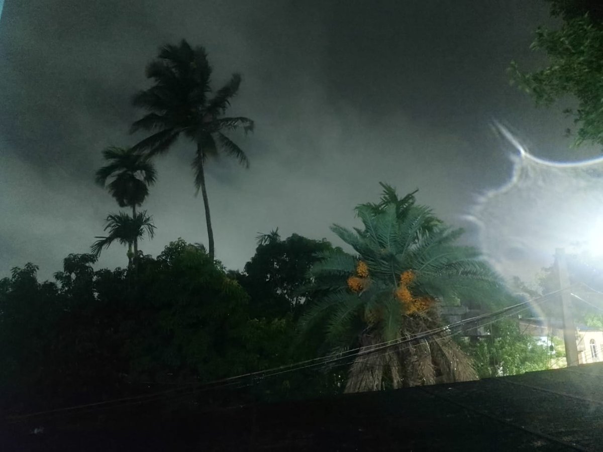 CycloneAnalyser's tweet photo. 🚨The 16th #Norwester of the season struck #Kolkata with winds of 40-50 kph & extremely intense showers (50-100 mm/h) Gangetic #WestBengal,#Jharkhand & #Odisha.
📷© - are from #Tribeni(1), #Ranaghat(2), #Bagula(3) in West Bengal & #Jamshedpur(4) in Jharkhand by @WeatherBangla4 https://t.co/hsDcON7FdE