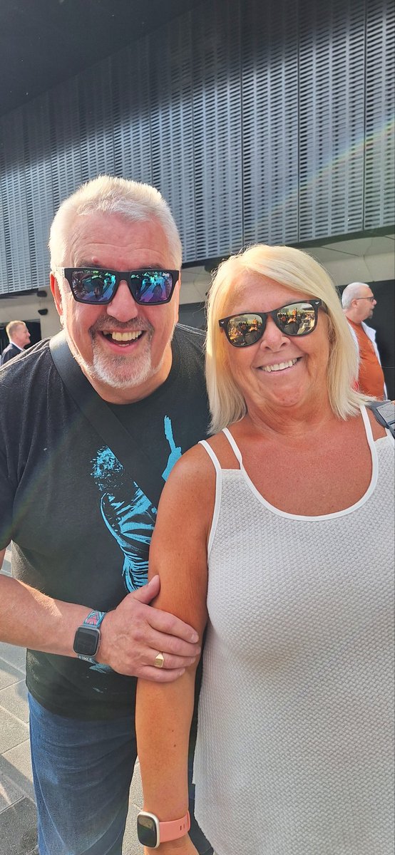 coombes_angie's tweet image. Absolutely amazing seeing #BruceSpringsteen last night again @TheCoopLive 
Brilliant seats, great view #NilsLofgren was on form too 🎸
Met loads of people with @Tony_Ginger 
#buzzing