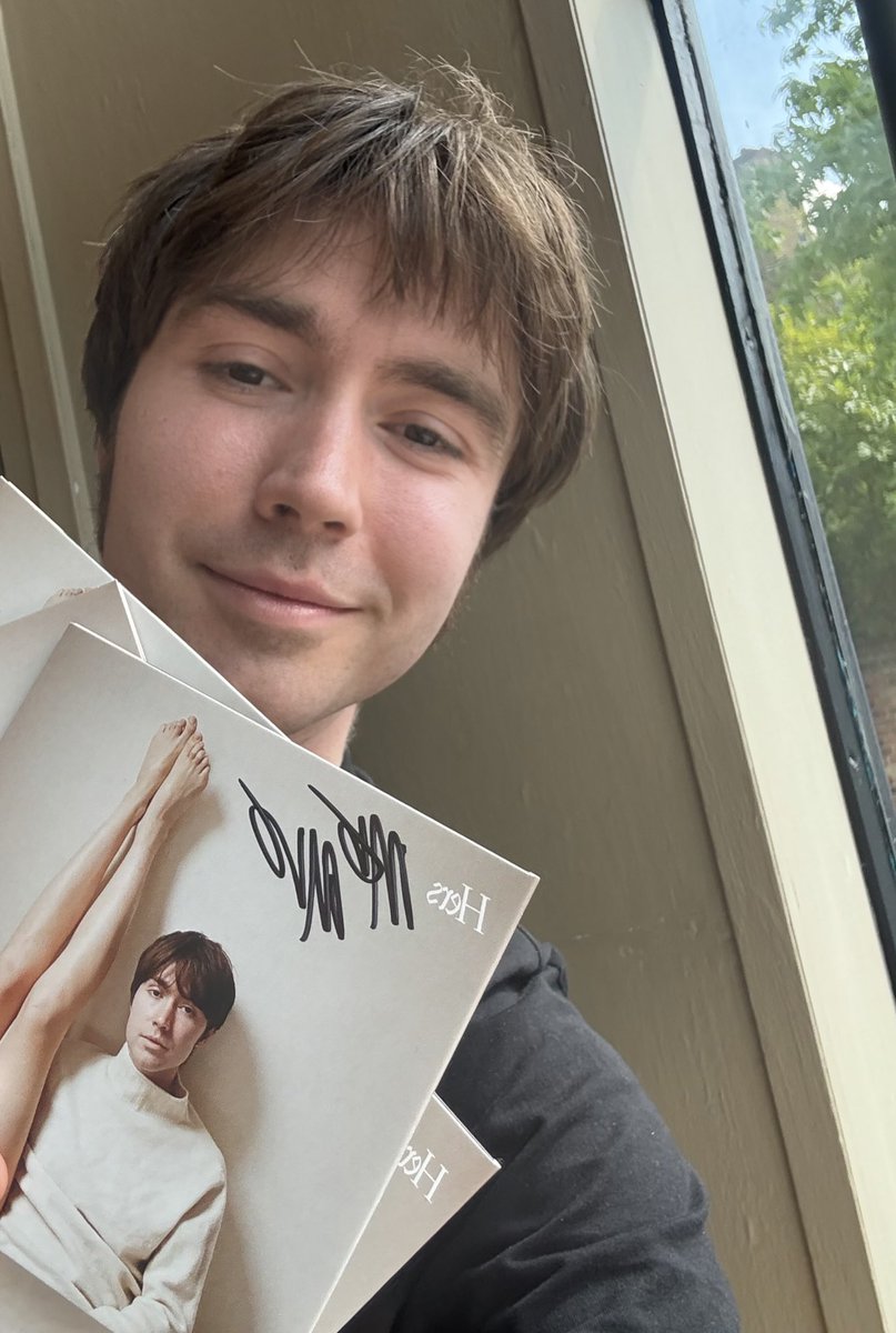 matthewmaltese's tweet image. signed vinyl & CDs 🖋️ for anyone who’s missed out on an instore, I have managed to get my mitts on a very limited number of vinyl and CDs of ‘Hers’ that are now available online. please move with haste to avoid disappointment¡¡ mattmaltese.orcd.co/shop