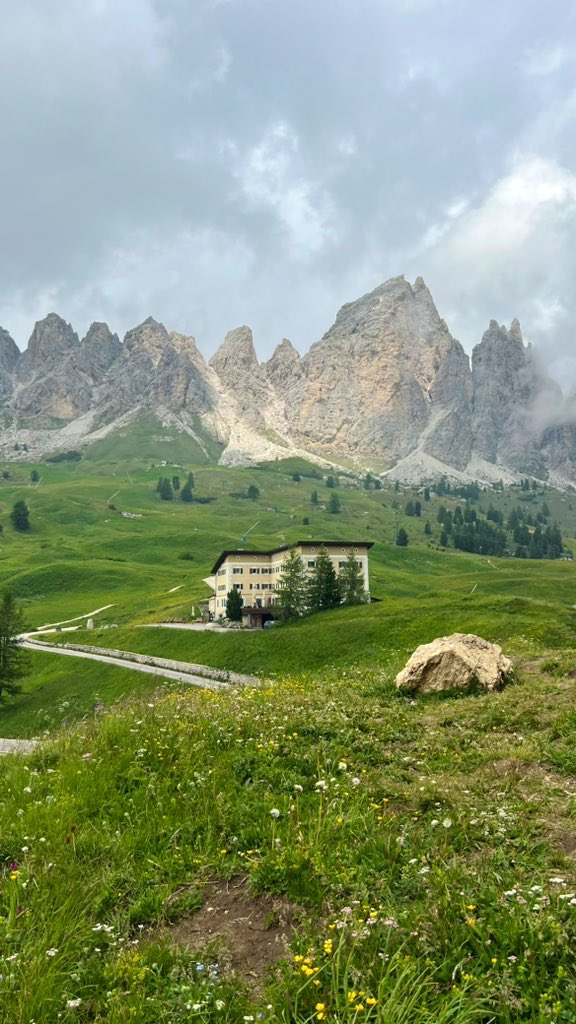 جهزت لكم كل شي عن شمال إيطاليا هنا 👇🏼

🌍 مسار سياحي للشال الايطالي :
traveldiv.com/north-italy-pl…

🗓️ جدول يومي في الشمال الايطالي:
traveldiv.com/north-italy-tr…

📘 دليل إيطاليا السياحي:
traveldiv.com/italy-guide/

✈️ شرح تأشيرة شنغن لإيطاليا:
traveldiv.com/italy-schengen/

🧳 رحلتي الشخصية إلى