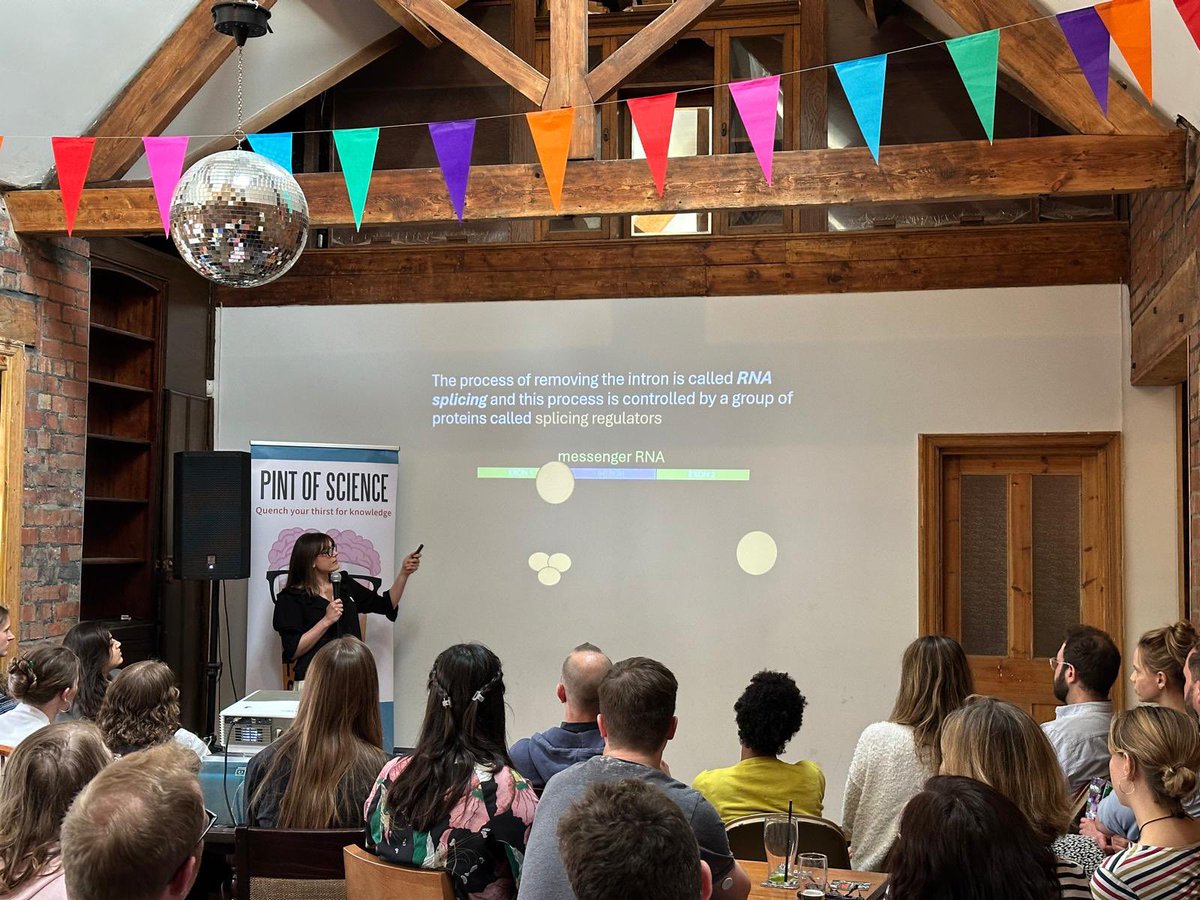 Amazing time <a href="/pintofscience/">Pint of Science UK</a> last night in Bristol presenting my talk on messenger RNA splicing and why it matters for neuroblastoma! Hugely grateful to <a href="/cclguk/">CCLG</a> and <a href="/LPTrustUK/">Little Princess Trust</a> for enabling us to carry out our neuroblastoma research! 🧠🍺🧬🧫🔬
