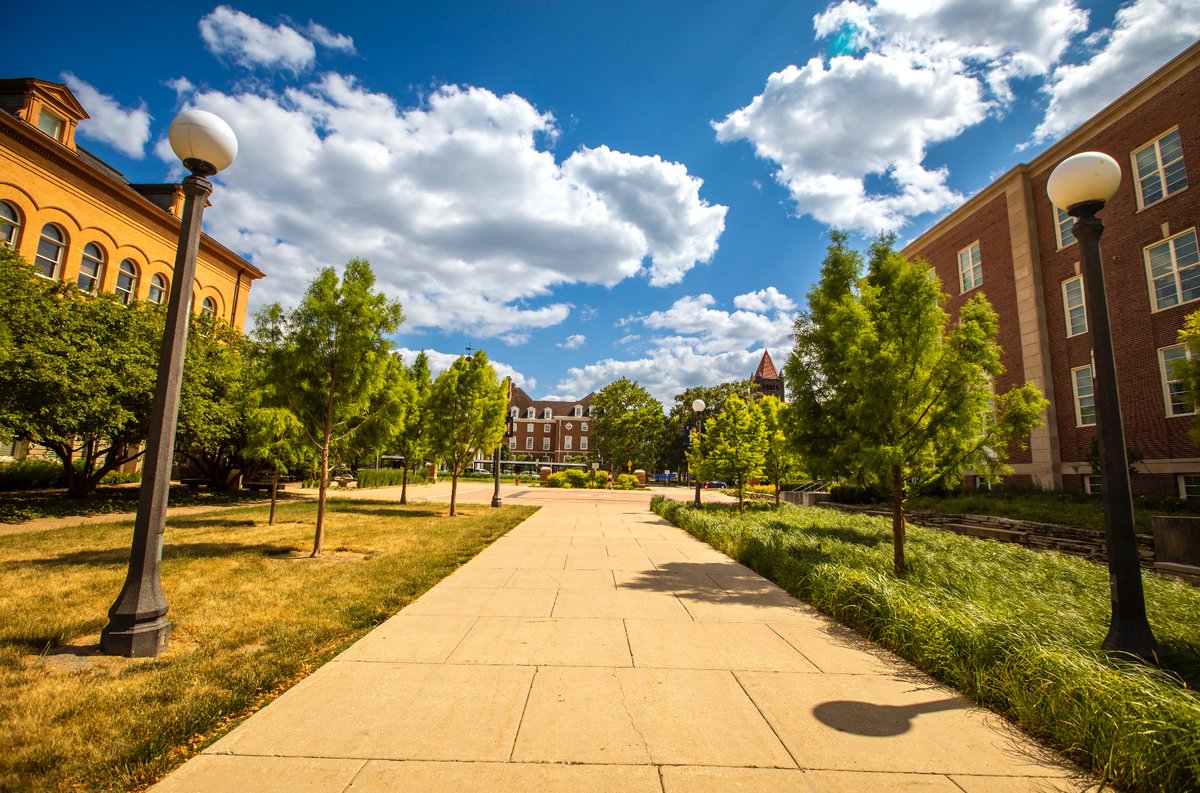 Why settle for less? 💡

The online graduate degree and certificate programs at #ILLINOIS give you access to top-notch education wherever you are, whenever you're ready. Transform your passion into a profession with us! 🎓🔥

▶️ online.illinois.edu