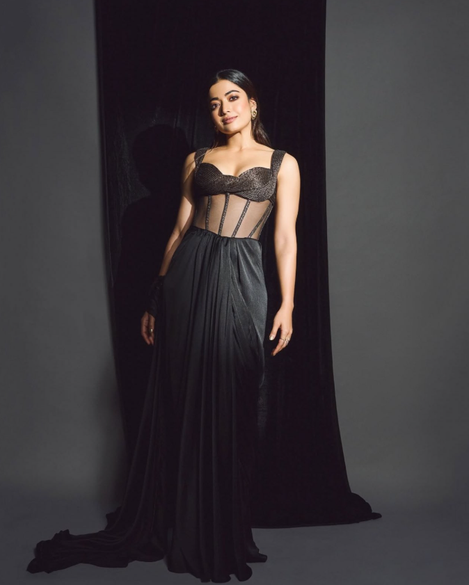 cinetakies_Blog's tweet photo. rashmika mandanna😍
#rashmika #rashmikamandanna #samantha #vijaydevarakonda #tollywood #mandanna #rashmikamandannafans #geethagovindam #bollywood #dearcomrade #vijay #alluarjun #kollywood #telugu #tamil #love #poojahegde #kajalagarwal #vijaydeverakonda #samantharuthprabhu #arjun https://t.co/SF5fE4Rvez