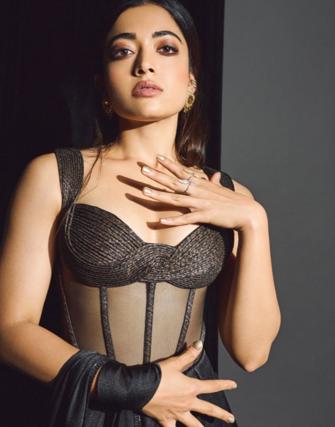 cinetakies_Blog's tweet photo. rashmika mandanna😍
#rashmika #rashmikamandanna #samantha #vijaydevarakonda #tollywood #mandanna #rashmikamandannafans #geethagovindam #bollywood #dearcomrade #vijay #alluarjun #kollywood #telugu #tamil #love #poojahegde #kajalagarwal #vijaydeverakonda #samantharuthprabhu #arjun https://t.co/SF5fE4Rvez