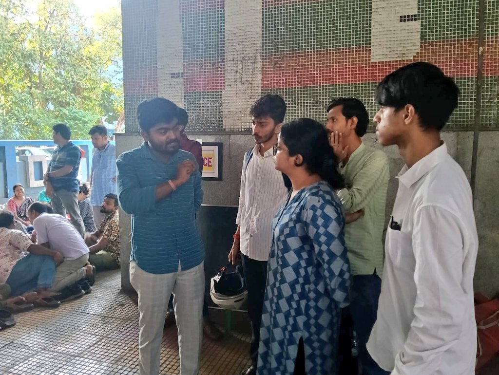 nsui's tweet photo. A delegation of the @NSUIWestBengal met with unemployed teachers and Group C education staff of the state government, listening to their grievances and discussing their issues in detail. https://t.co/z6u2LBQq5V