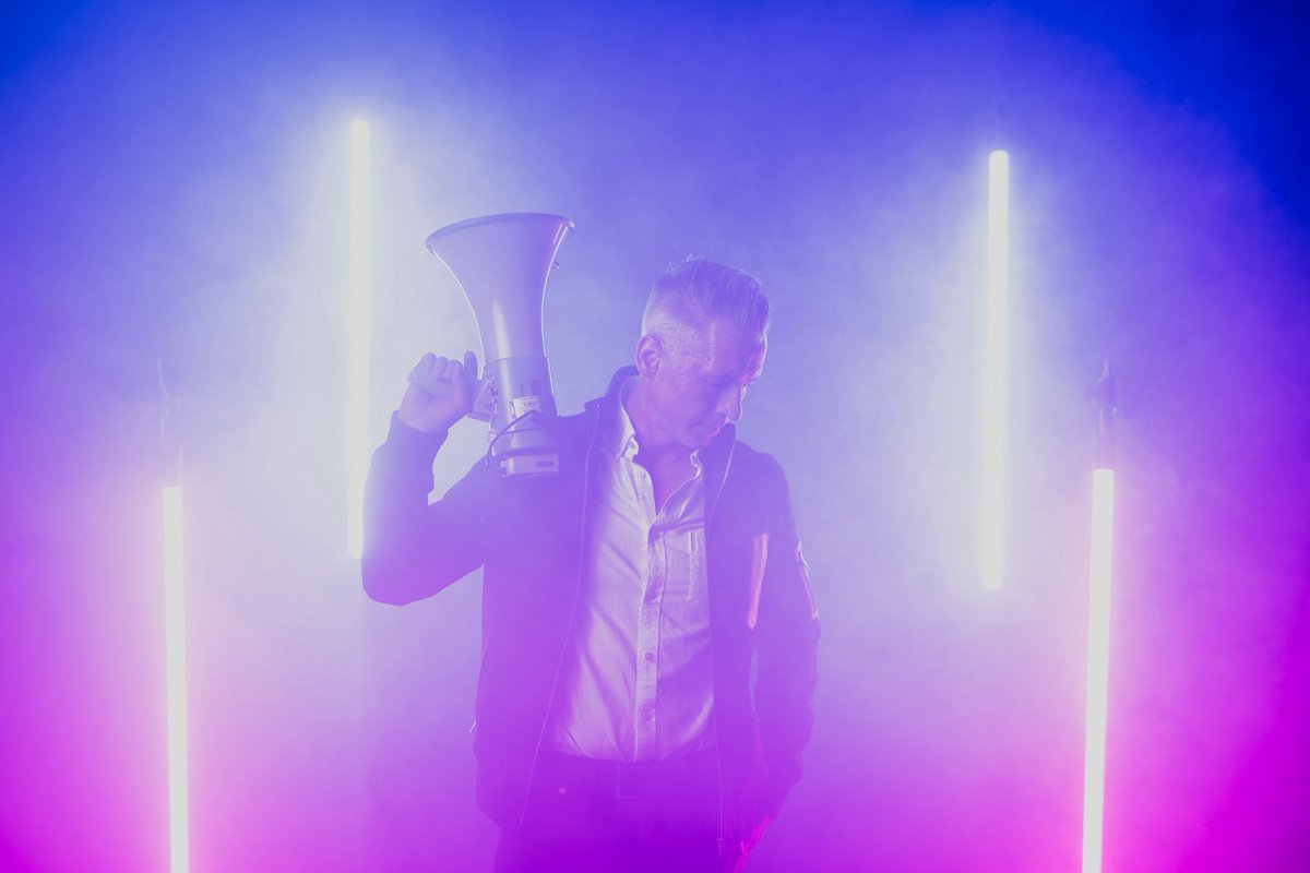 Listen up!

JUST two more days until GIVE IT UP goes out into the world. 

You can PRE SAVE it here

ffm.to/rwgiveitup

X
Royal