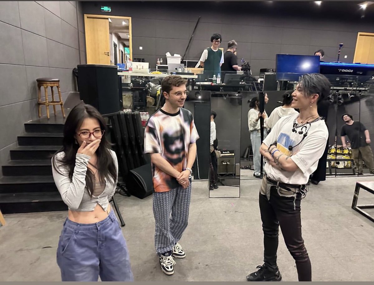 🤝 <a href="/MIYAVI_OFFICIAL/">MIYAVI</a>