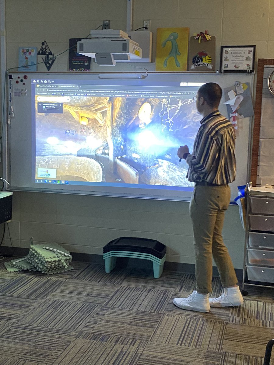 UPES_Leads's tweet image. What better way to wrap up the school year than with a virtual field trip to the Grand Canyon‼️ 
Our 2nd graders explored this natural wonder from the comfort of their classroom. #VirtualFieldTrip #GrandCanyonAdventures #LearningNeverStops @nakelya @KieraSEzell @TCSBoardofEd