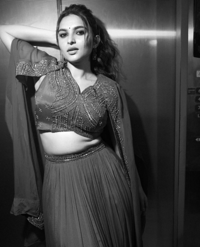 cinetakies_Blog's tweet photo. kayadu lohar 💗#kayadulohar #mrunalthakur #saipallavi #keerthysuresh #deepikapadukone #nayanthara #aliabhatt #anikhasurendran #samantha #anushkasharma #gopikaramesh #priyankachopra #saniyaiyappan #krithishetty #annaben #ashasharath #nylausha #saniyaiyappanhot #nandhanavarma#hot https://t.co/BZDafXNw2h