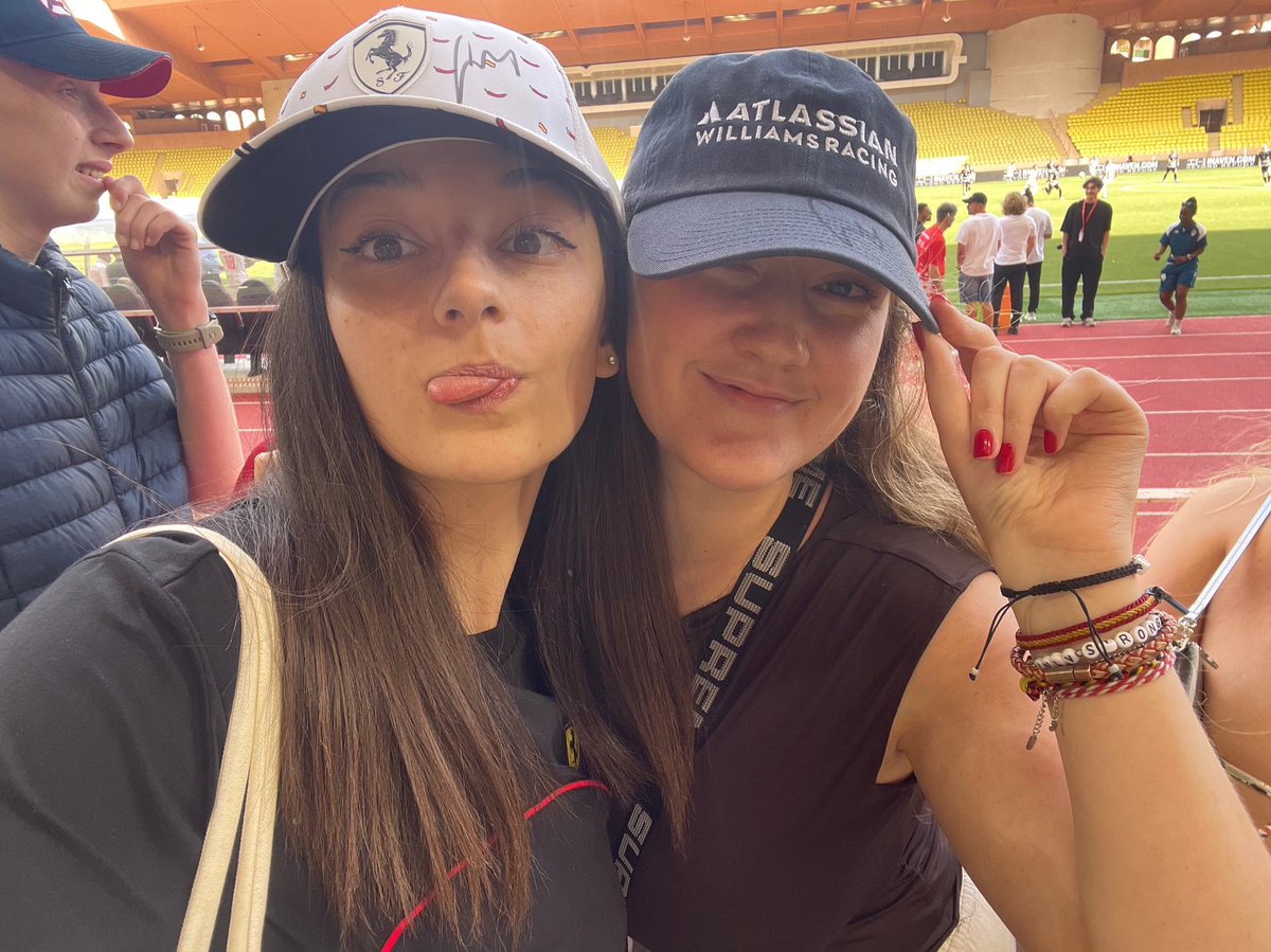 ehiletyy's tweet photo. today was such an INCREDIBLE day. highlights ??? well we met exactly 2 second before carlos signed our caps😭🙏🙏 @smoothscuderia https://t.co/b9exVJXyX9