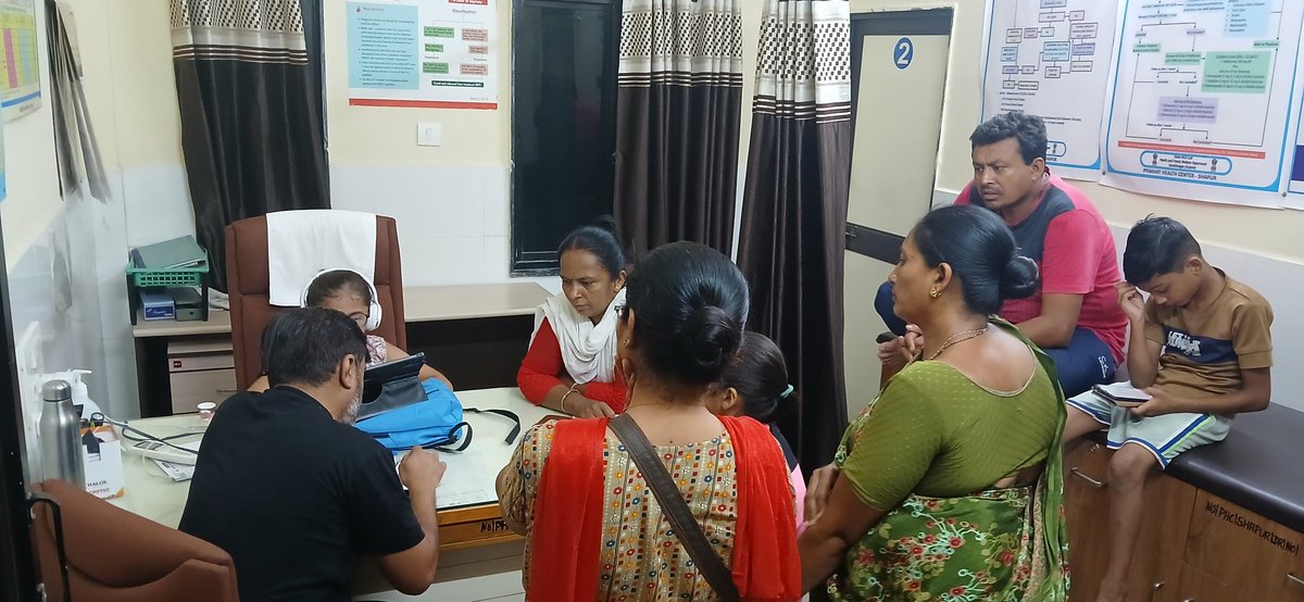 AAMSHAPUR1's tweet photo. પ્રા.આ. કેન્દ્ર શાપુર દ્વારા તા.20/05/25 ના રોજ NFSA લાભાર્થી માટે આયુષ્માન કાર્ડ કાઢવા માટેનો નાઇટ કેમ્પ રાખવામાં આવેલ @Tho_Vanthali @DdoJunagadh @CdhoJunagadh https://t.co/6KpsXcrvoj