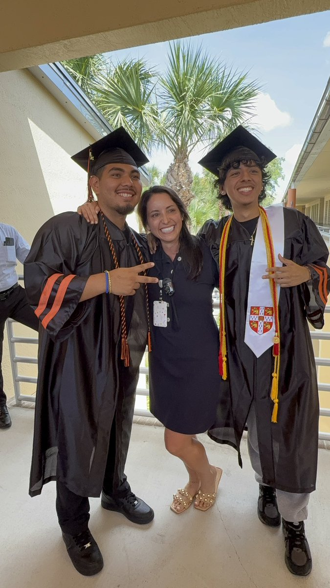 garcie11's tweet image. Seeing our former students—now seniors—back in the halls where it all started… this is what it’s all about.

Proud of you, Class of 2025. 🖤🧡  @ROARMMS @WeAreLely