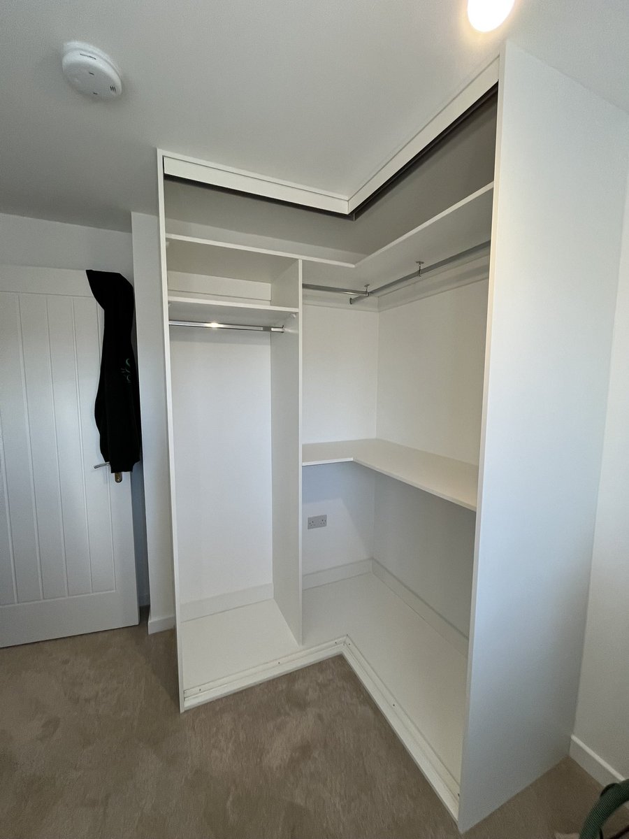 lussobedrooms1's tweet photo. Corner wardrobe with white shaker doors that we have fitted for our customer 😍😍😍 lussobedrooms@outlook.com 07766410805 or 07768595755 https://t.co/zRQLW4SXUw #Glasgow #Ellingwood #Wallacefields #Broomhouse #Newtonfarm #Maidenhill #Jacktonhall #Landsdale #Amblecourt #Lusso https://t.co/keofxdCHJj