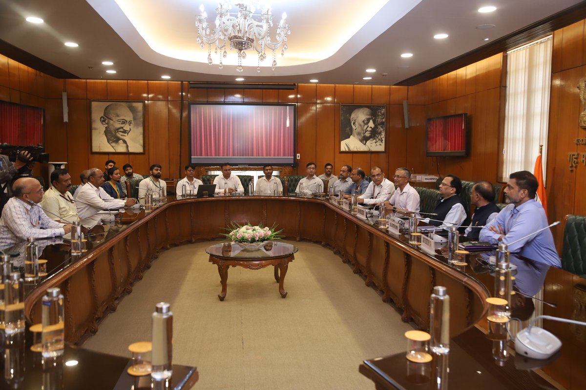 DGFSCDHG🇮🇳 tweet media