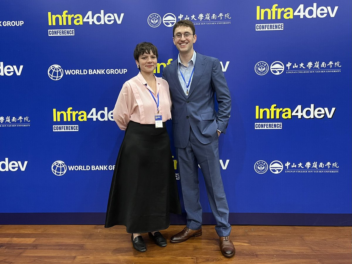 jordanr_k's tweet image. had a fantastic time in guangzhou presenting at the @WorldBank's #infra4dev conference! first pic feat. @jenn_slg
