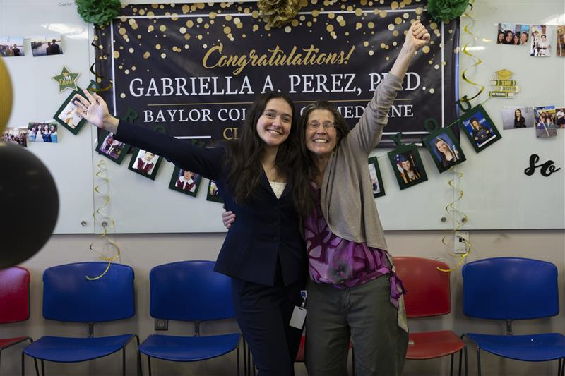 bcm_neurosci's tweet image. Congratulations to #neuroscience graduate student Gabriella Perez @Gabba_GABAergic, on successfully defending her thesis! Best of luck on your next chapter, Dr. Perez!