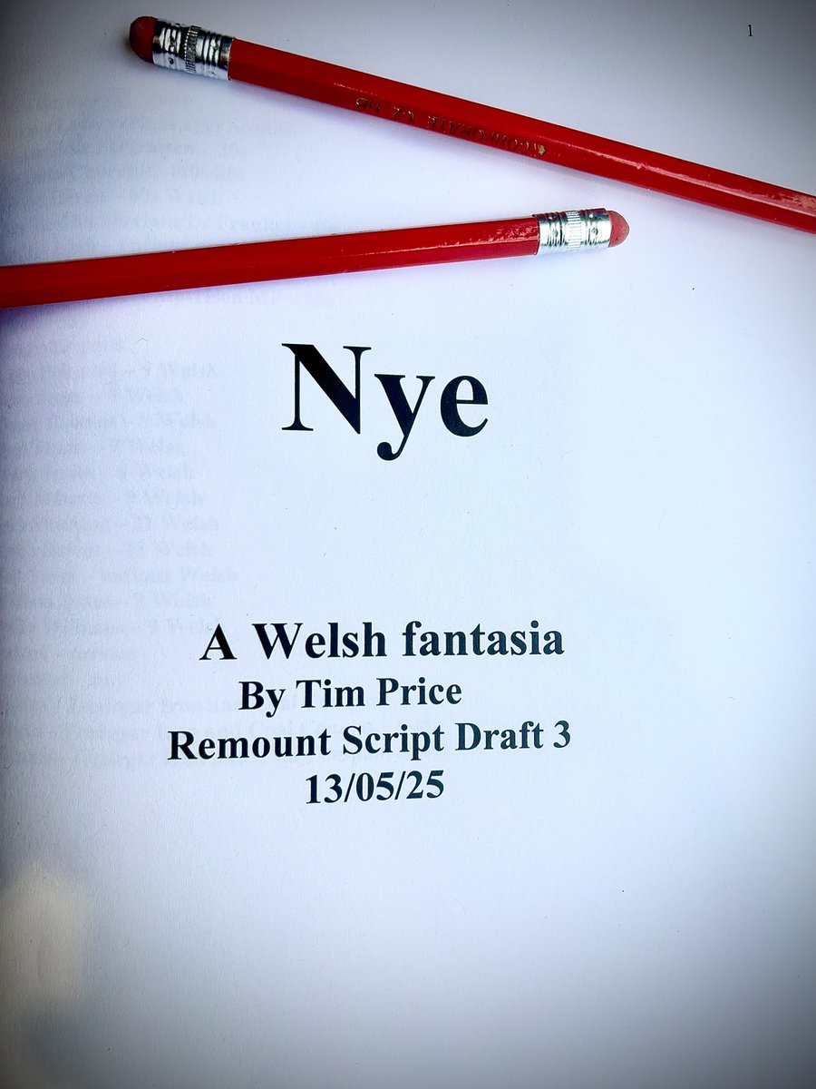 leemengo's tweet image. We’re back @NationalTheatre @FrancescaJadeG Hoorah! Chuffed.