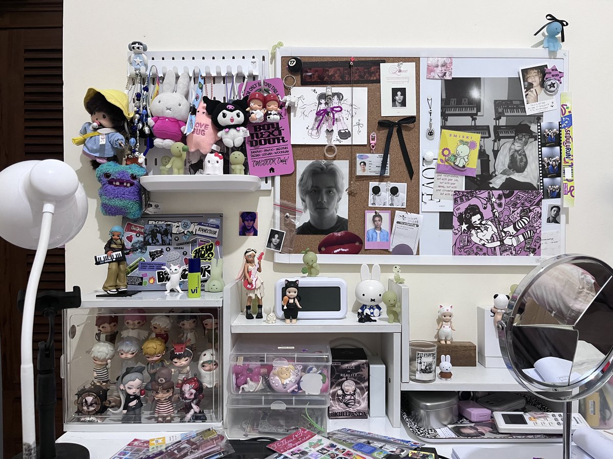 desk update (messy version ft. shattered mirror)