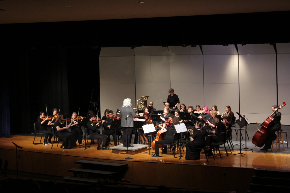 The BHS Orchestra wowed us all with a night of beautiful music and incredible talent! Bravo to our amazing student musicians and faculty directors! 🎵🎻