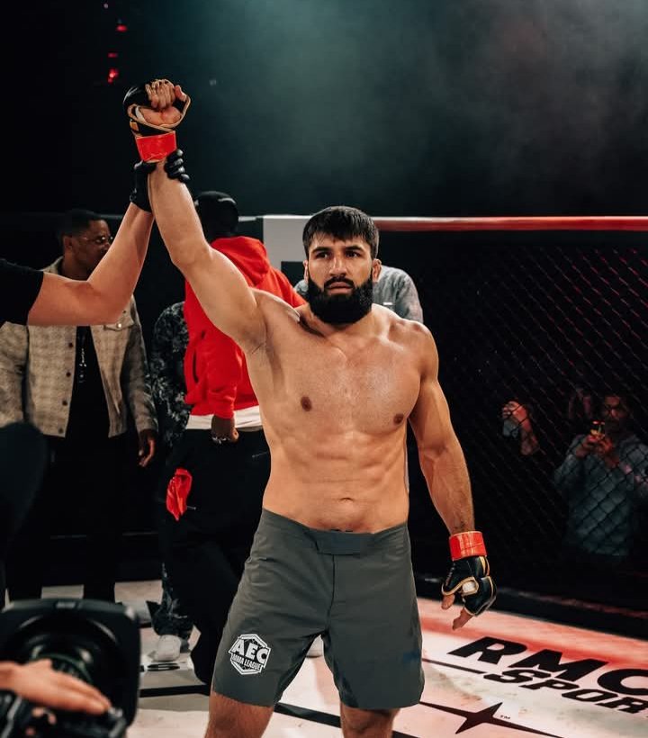 BlundiPerez's tweet photo. "BORZ", DE l'AEC AU PFL
Le Tchétchène #KhamzatAbaev 💪, Newcomer au #PFL, Welterweight pro invaincu, est issu de l'@aec_mma 🇲🇫 de #WillySirope 👊
"Borz" a été couronné de l'award du KO, first round, de la Fight Night de #Rouen, vainqueur du Main Event de l'#AEC10, Nov. 2024 👊 https://t.co/URMI1FiHPI