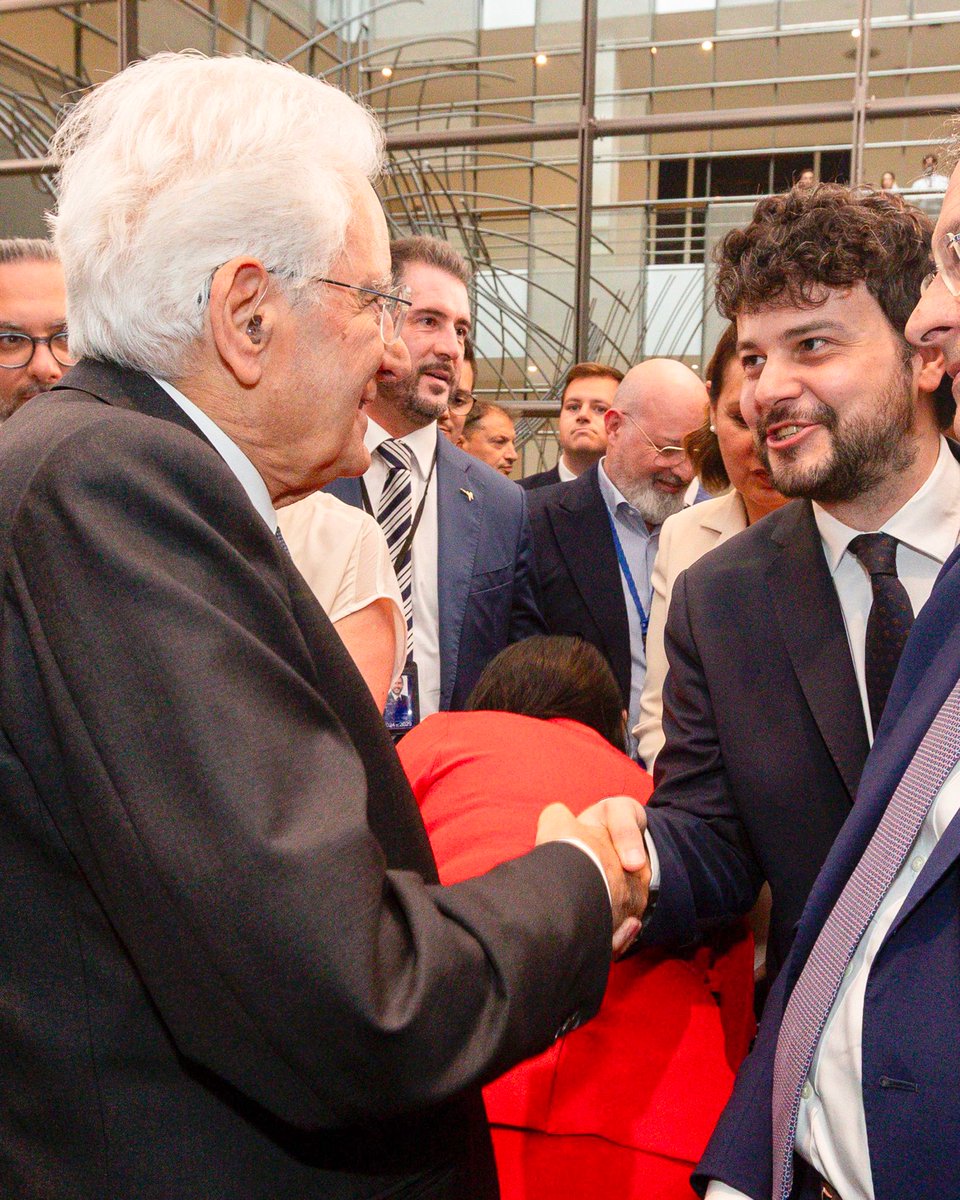 Grazie Presidente Mattarella per la sua visita al Parlamento Europeo e per le sue belle parole di incoraggiamento per il nostro lavoro!