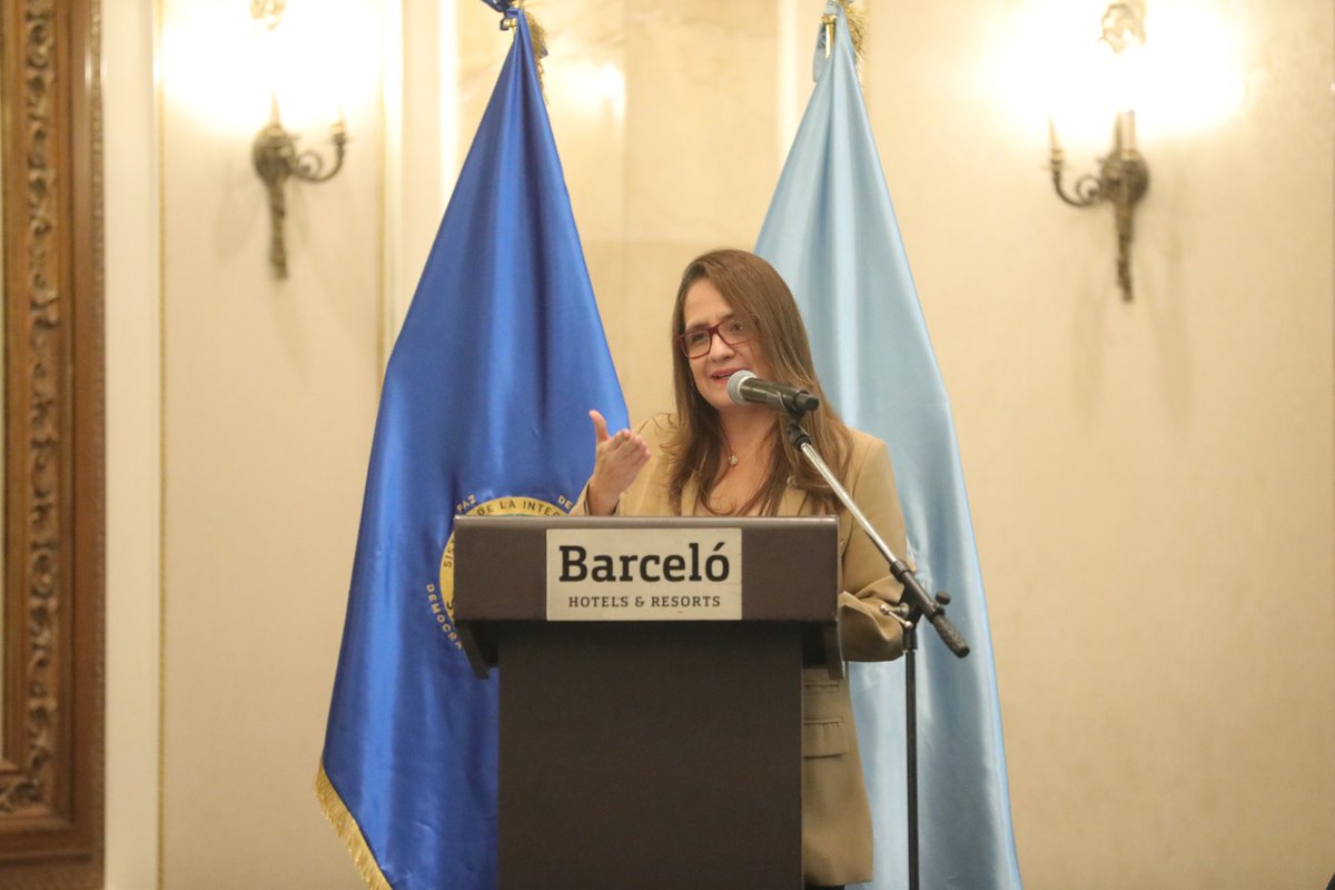 Las Secretarías Ejecutivas de <a href="/SECOMISCA/">SE-COMISCA / SICA</a> y <a href="/SE_CAC/">SE-CAC</a>, la <a href="/SGSISCA_SICA/">SISCA</a> y el <a href="/INCAP_NUTRICION/">Instituto de Nutrición de Centro América y Panamá</a>, con la coordinación de la Secretaría General del #SICA, llevaron a cabo la Ceremonia de Presentación del Plan de Acción Regional (PAR) de la Política de Seguridad Alimentaria y Nutricional