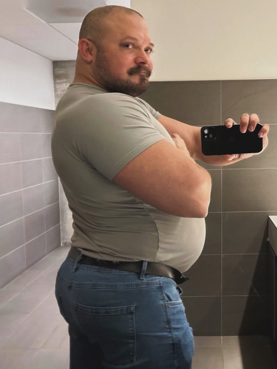 What up Hump Day 😏💪🏼
#ThickDaddy