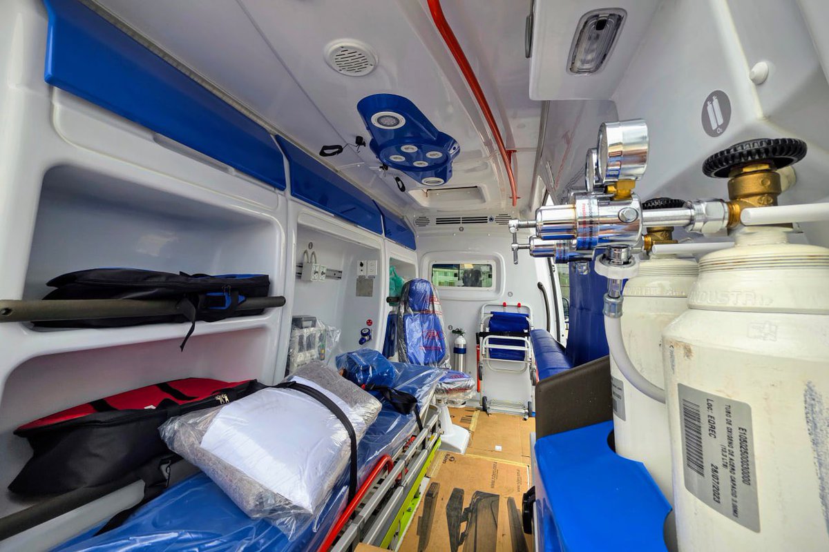 magariovero's tweet image. 🚑 Con las últimas entregas en #Lobos, #Escobar y #Dorrego, ¡ya son 360 las ambulancias sumadas a la red sanitaria bonaerense! ❤️

Seguimos fortaleciendo el sistema sanitario en los 135 municipios para que el acceso al derecho a la salud de las y los bonaerenses no se vea…