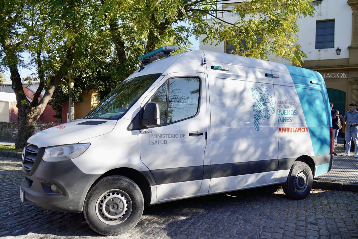 magariovero's tweet image. 🚑 Con las últimas entregas en #Lobos, #Escobar y #Dorrego, ¡ya son 360 las ambulancias sumadas a la red sanitaria bonaerense! ❤️

Seguimos fortaleciendo el sistema sanitario en los 135 municipios para que el acceso al derecho a la salud de las y los bonaerenses no se vea…
