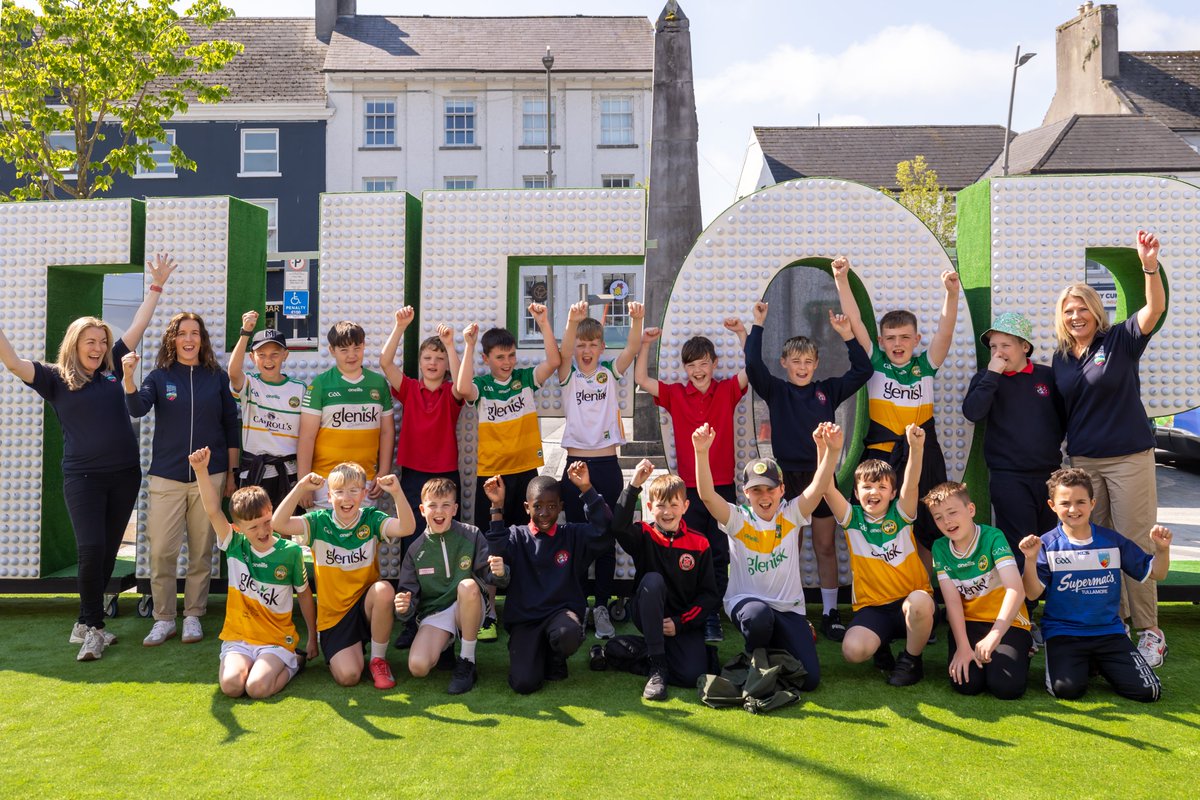 NITouristBoard's tweet photo. Thanks to everyone who joined us today at O'Connor Square in Tullamore, Co Offaly for the last stop on Tourism NI's Epic Journey to The 153rd Open. With the Claret Jug on display, there were plenty of smiling faces as the crowds took on the various golf challenges #NIMadeforGolf https://t.co/yebaCUJ174