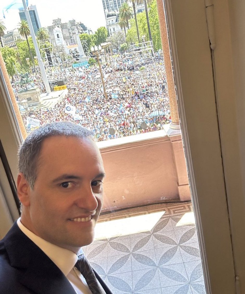peladodelatv's tweet photo. ‼️DEL 1 AL 100 ¿CUÁNTO BANCÁS A MANUEL ADORNI? 

                                    👇🏻👇🏻👇🏻 https://t.co/oFO68qXS4w