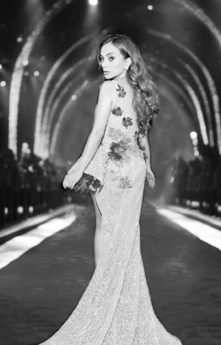 Her Aura is made of Poetry, Roses and Galaxies...

<a href="/damla/">Damla</a>