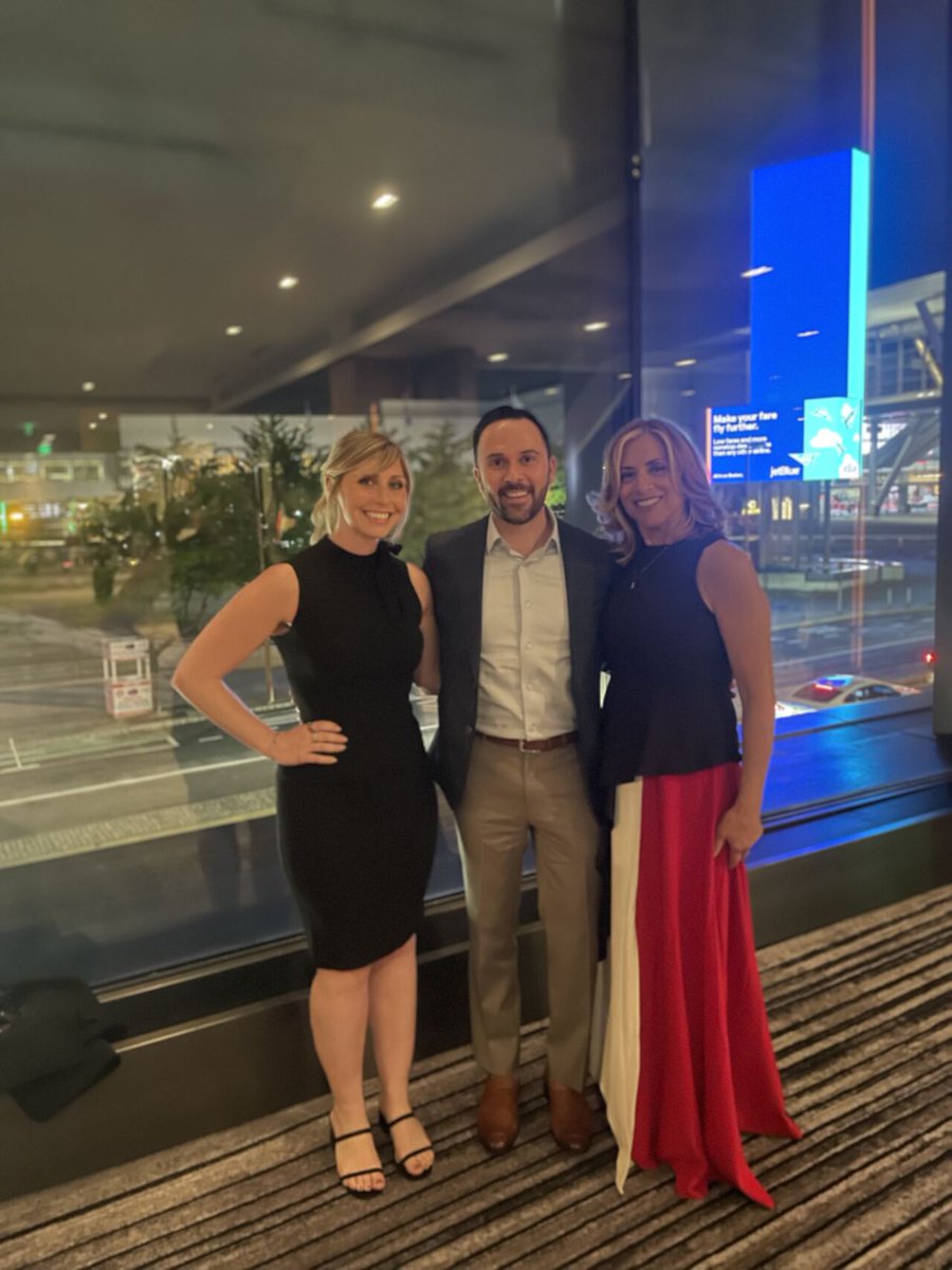HouseWorks was honored to sponsor the 2Life Communities Raising the Roof Gala, celebrating 60 incredible years of building vibrant, inclusive spaces where seniors truly thrive.
#2LifeCommunities #HouseWorksCares #CommunityImpact #AffordableHousingForSeniors #RaisingTheRoofGala