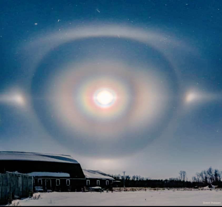 EugeneButler3rd's tweet image. Moon LIGHT &amp;amp; Reflection of Firmament in ONE SHOT. 

The Heavens Declare the Glory of God and the Firmament shows His handy work. 

~ Psalm 19 

#Heavens #PrayedUp #Pray 🔮✝️