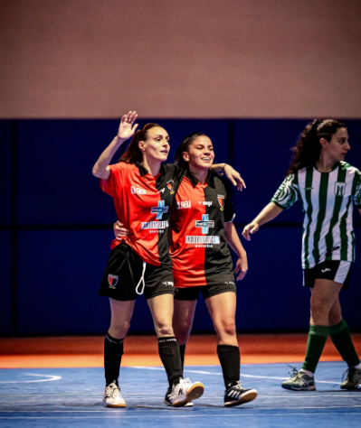 ElshowdelFS's tweet photo. TODO ESTÁ GUARDADO EN LA MEMORIA. Lo que dejó la fecha dentro y fuera de la cancha, en un solo lugar 💻⚽️👇 #After #SomosElFutbolSala #OtraCosa
https://t.co/6XOqIrYkoQ https://t.co/sEnn3Bt1uq