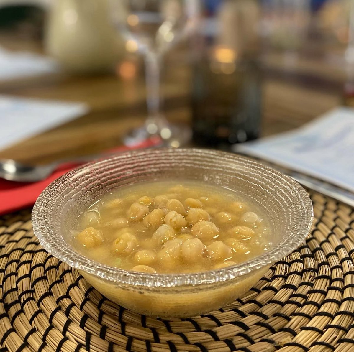 Muchas gracias a Espacio Escondite y al chef Fran Rabazo por haber elegido nuestro garbanzo con certificado de la IGP ‘Garbanzo de Escacena’ para una de sus actividades. Da gusto apreciar la presencia de nuestro garbanzo blanco lechoso en este espectacular cocido.