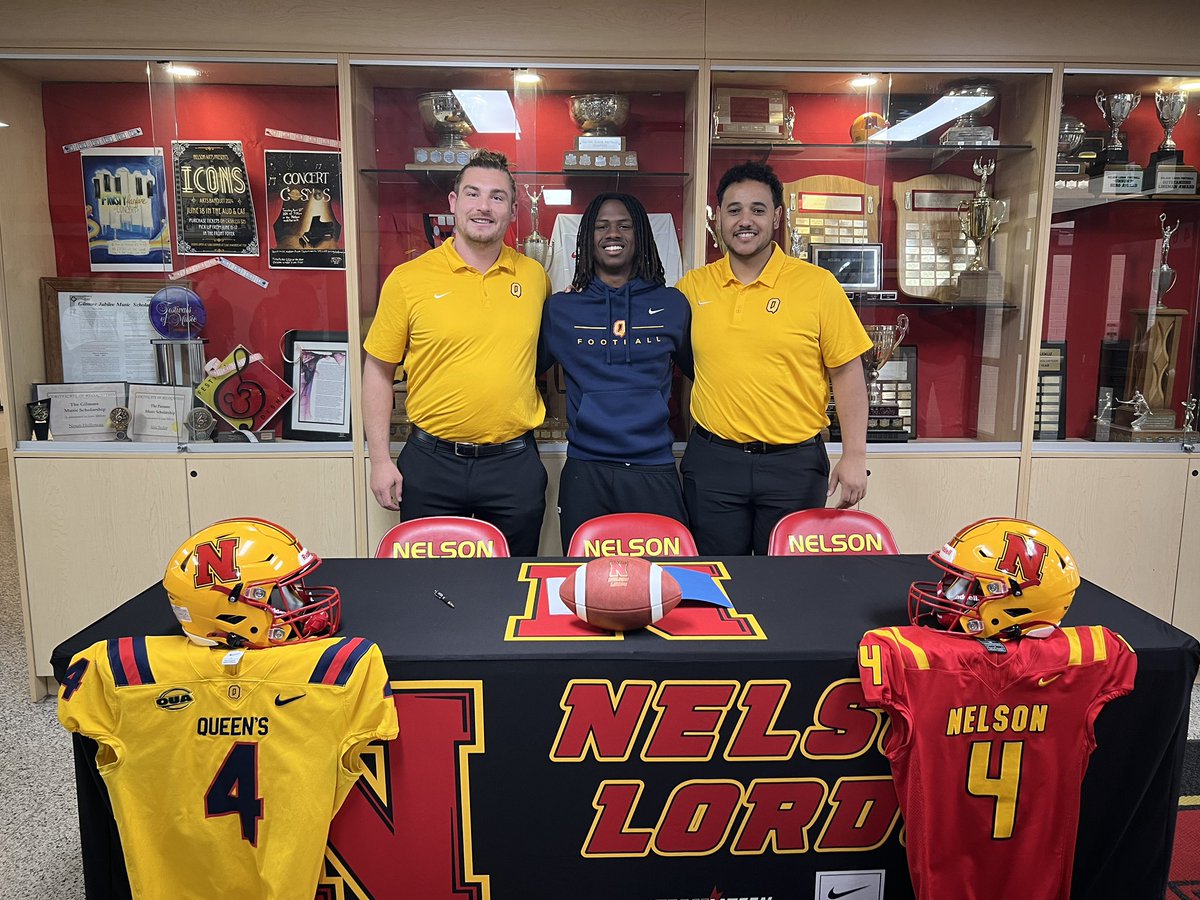 nelsonlordsftbl's tweet photo. Lords DB Grant Lee made it official this afternoon with @Queens_Football !! Grant had a great season for the Lords &amp; follows some great Nelson DBs who continued their football careers in Kingston.  See you soon at Richardson Stadium! ❤️💛 #NextLevelLords #TriColour #GoGaels 🇹🇩🏈 https://t.co/XwHzqxrGel