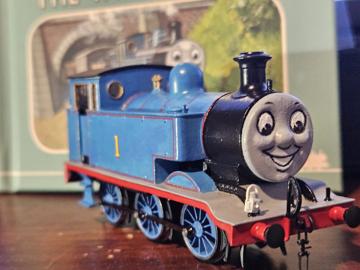Hello! This is my first post here but here is my 4mm model of Thomas. The body shell was made by <a href="/KnucklesSCC/">Knuckles / Sparkshot / SCC</a>