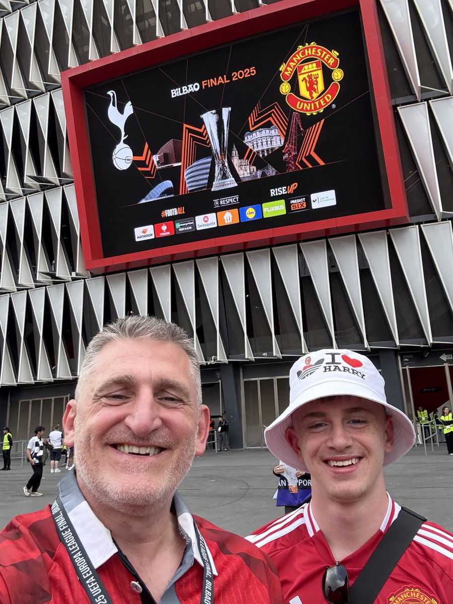 fred_fearn's tweet image. C’mon United!
