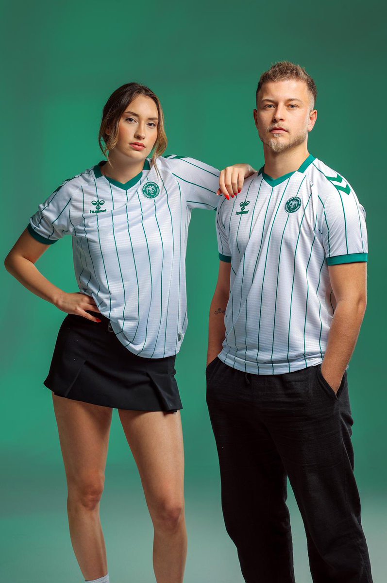 crssporturkiye's tweet photo. Her çizgisi temiz, her adımı net.
Zarafet, sade olanın gücüdür.

#Zarafet ⚪

#hummel @konyaspor https://t.co/ywBSb1Ygbe