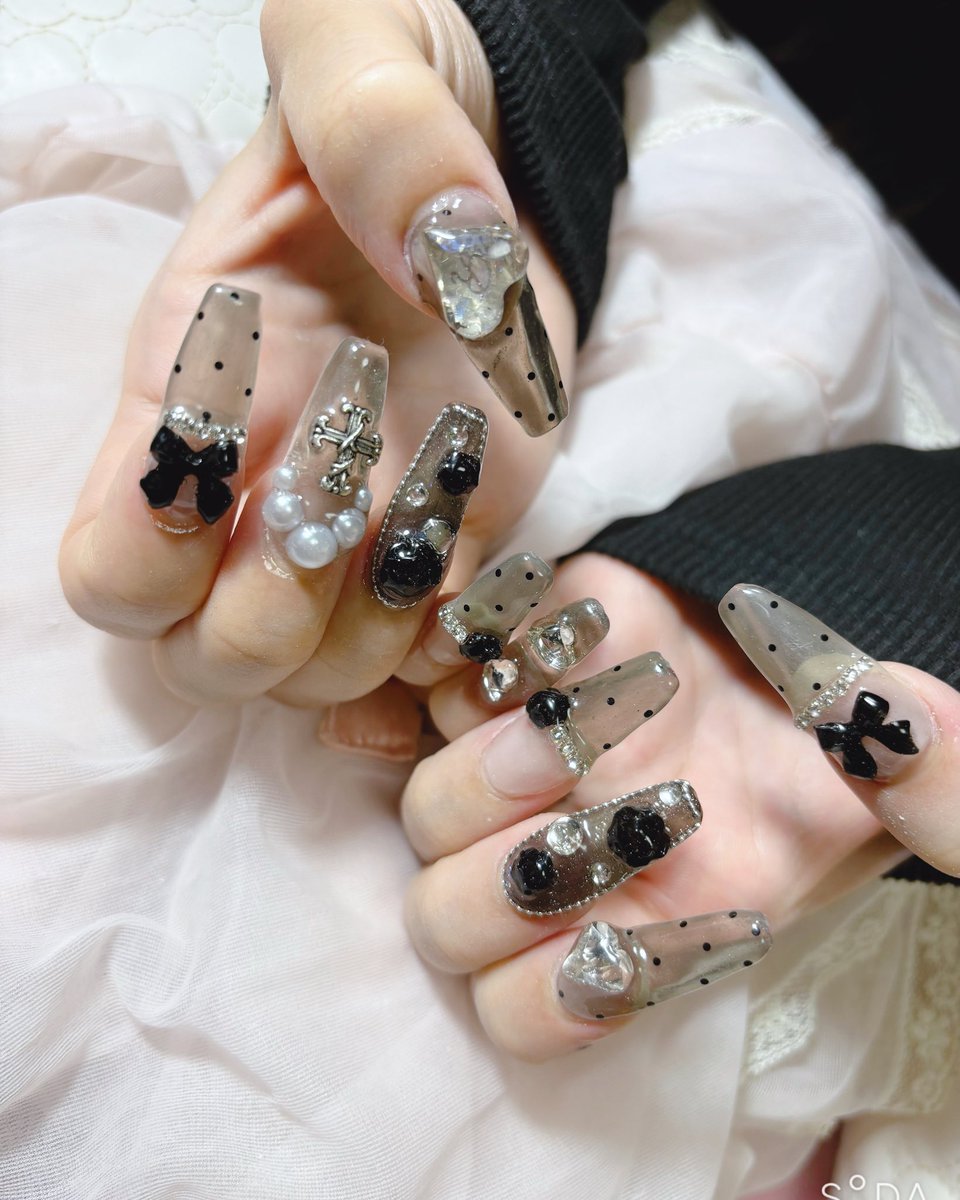 Nailpapilio's tweet photo. クリアドットネイル🖤♡ https://t.co/0PJrtZtWUZ