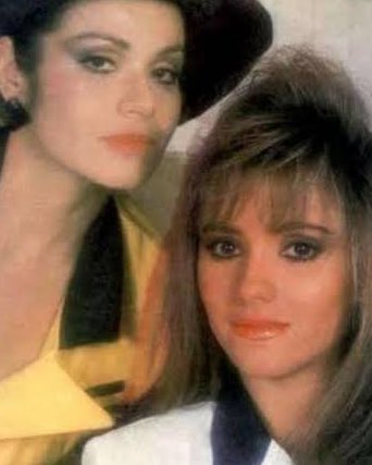 detlnovelas1's tweet photo. “Mónica” [#DanielaCastro] se reencuentra con #MiSegundaMadre (1989) llamada “Daniela” [@msorteoficial] después de 36 años

📰 IG/@ danielacastro.oficial https://t.co/O6JfPj1tFc