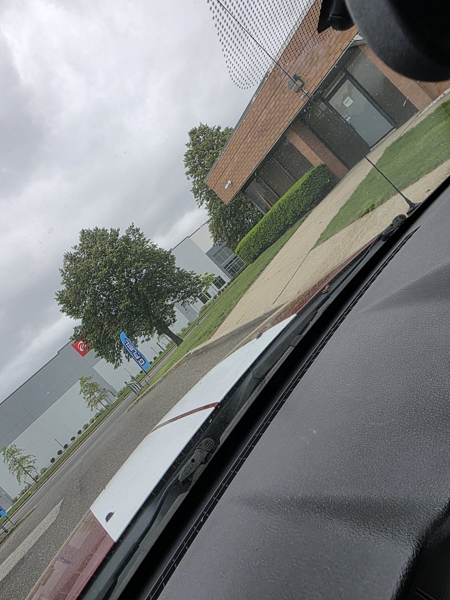 Pr3TV's tweet image. Just picked up my #GFuel order from their warehouse and the dude showed me around and gave me a drink out of the employee fridge for the road! Super cool experience and company thank you @GFuelEnergy!
(Also I forgot to ask but please bring black Flavor Bomb!)